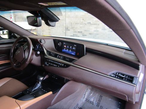 Used 2019 Lexus ES 350 w/ Accessory Package 2 FWD image 11