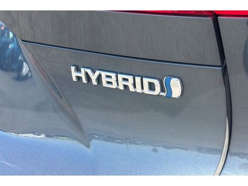 Used 2021 Toyota Venza LE AWD/4WD image 33