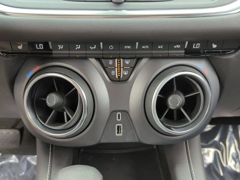 Used 2024 Chevrolet Blazer LT FWD image 17