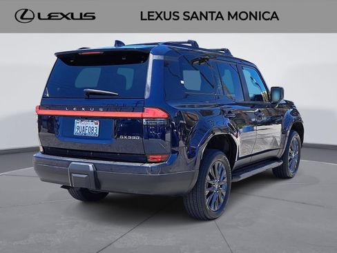 Used 2025 Lexus GX 550 w/ Cold Area Package AWD/4WD image 5