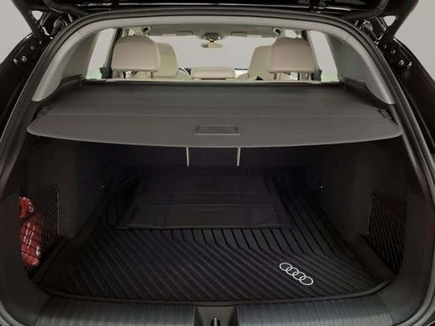 Used 2025 Audi Q6 e-tron Premium Plus w/ Premium Plus image 95