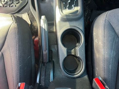 Used 2014 Jeep Wrangler Unlimited Sport image 32