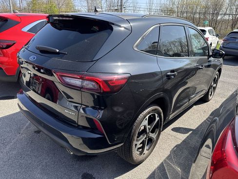 Used 2024 Ford Escape ST-Line Elite w/ Premium Technology Package image 7