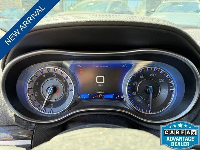 Used 2019 Chrysler 300 Touring w/ Sport Appearance Package RWD image 7