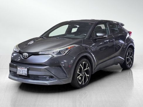 Used 2018 Toyota C-HR XLE FWD image 3