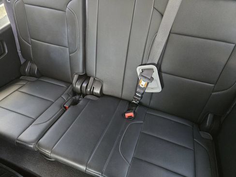 Used 2020 Chevrolet Suburban Premier w/ RST Edition AWD/4WD image 17