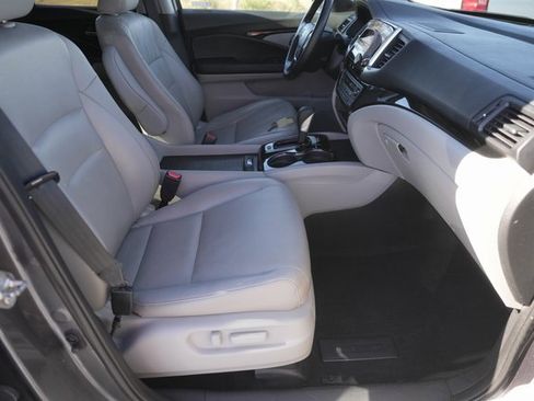 Used 2018 Honda Ridgeline RTL-E image 19