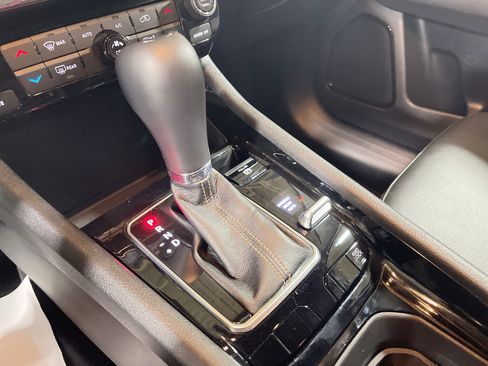 Used 2022 Jeep Compass Limited image 23