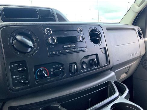Used 2014 Ford E-350 and Econoline 350 XLT RWD image 33