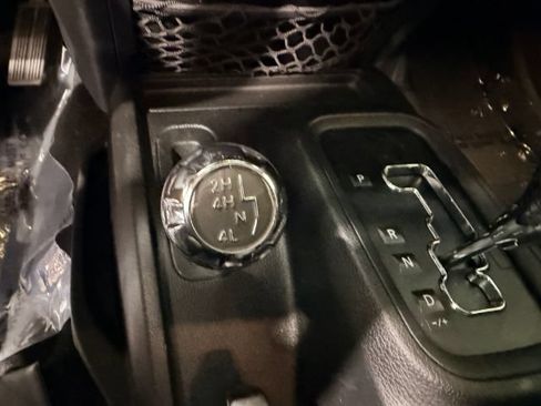 Used 2017 Jeep Wrangler Unlimited Sport w/ Quick Order Package 24S AWD/4WD image 22