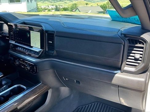 Used 2024 Chevrolet Silverado 1500 RST w/ Z71 Off-Road Package AWD/4WD image 25
