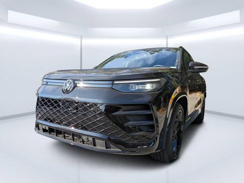 New 2026 Volkswagen Tiguan SE R-Line FWD image 7