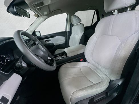 Used 2023 Honda Pilot LX image 16