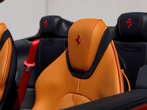 Used 2025 Ferrari Roma Spider image 36