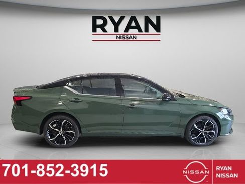 New 2026 Nissan Altima 2.5 SR w/ SR Premium Package AWD/4WD image 18