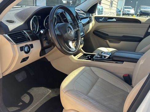 Used 2017 Mercedes-Benz GLS 450 4MATIC image 2