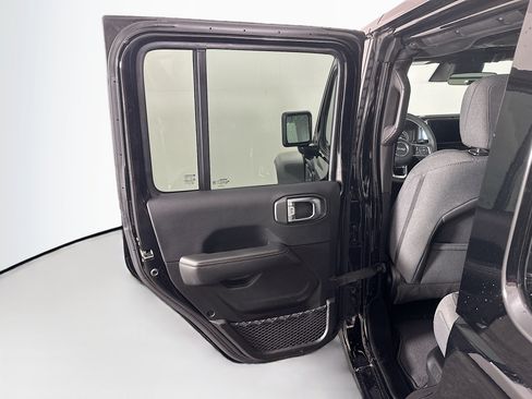 Used 2025 Jeep Wrangler Unlimited Sahara w/ Safety Group AWD/4WD image 25