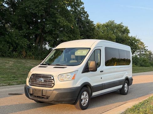 Used 2017 Ford Transit 350 XLT RWD image 2
