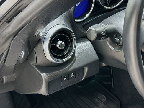 Used 2021 MAZDA MX-5 Miata Grand Touring RWD image 10