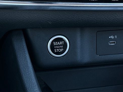 Used 2023 Nissan Rogue SV image 25