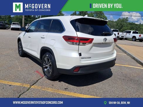 Used 2019 Toyota Highlander Plus AWD/4WD image 6