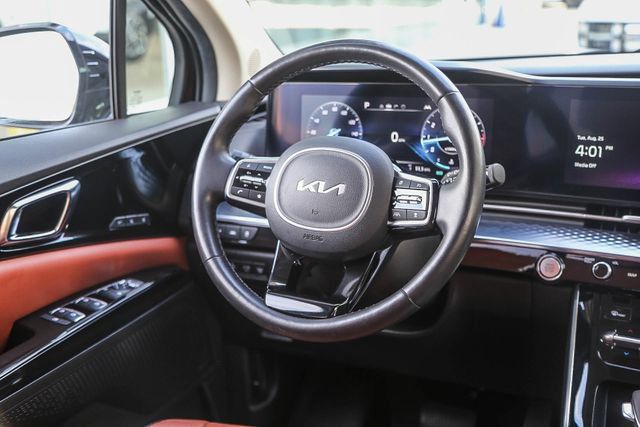 Used 2024 Kia Carnival SX Prestige FWD image 17
