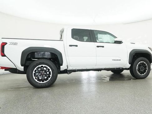 Certified 2025 Toyota Tacoma TRD Off-Road w/ TRD Off Road Upgrade Package image 23