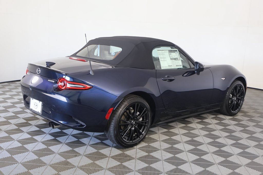 New 2026 MAZDA MX-5 Miata Club w/ Interior Package RWD image 2