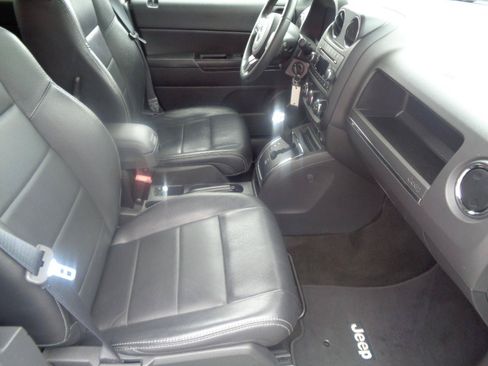 Used 2016 Jeep Patriot High Altitude AWD/4WD image 31