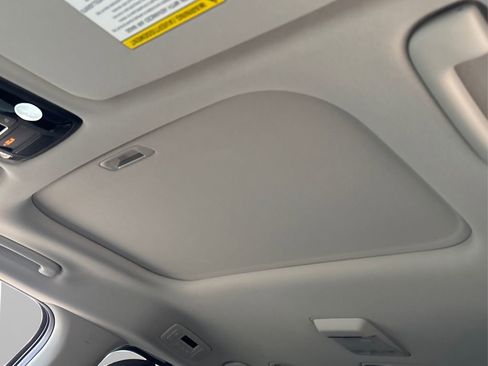 Used 2023 Kia Carnival SX Prestige image 20