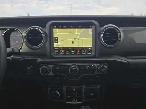 Used 2023 Jeep Wrangler Sahara image 12