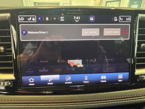 New 2027 Chrysler Pacifica Select FWD image 24