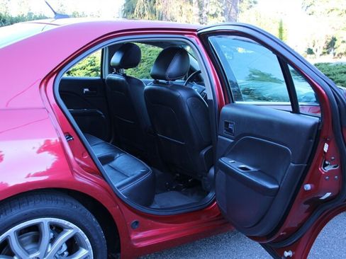 Used 2010 Ford Fusion SEL image 6