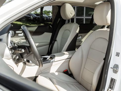 Used 2017 Mercedes-Benz C 300 4MATIC Sedan image 6