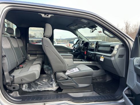 New 2026 Ford F550 4x4 Supercab Super Duty w/ XLT Value Package image 34