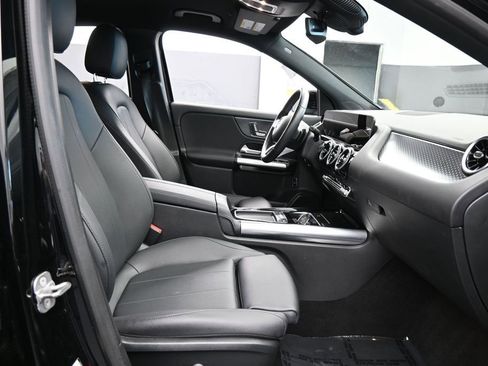 Used 2025 Mercedes-Benz GLA 250 image 42
