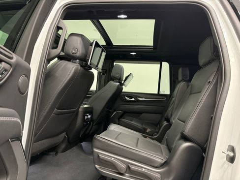 Used 2022 GMC Yukon XL Denali image 21