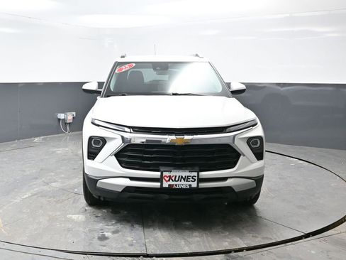 Used 2025 Chevrolet TrailBlazer LT w/ Driver Confidence Package image 7
