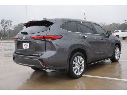 Certified 2021 Toyota Highlander Limited AWD/4WD image 13