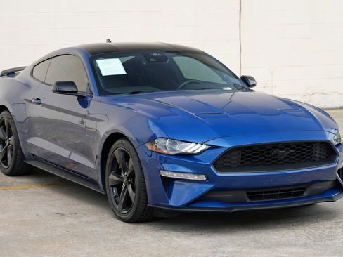 Used 2022 Ford Mustang Coupe w/ Black Accent Package RWD image 39