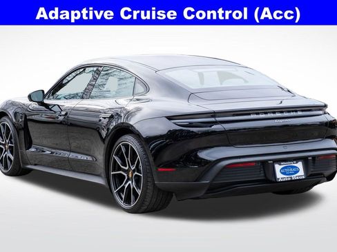 Used 2022 Porsche Taycan image 6