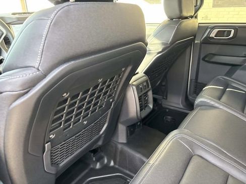 New 2025 Ford Bronco Badlands image 16