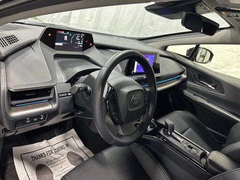Used 2025 Toyota Prius XLE image 15
