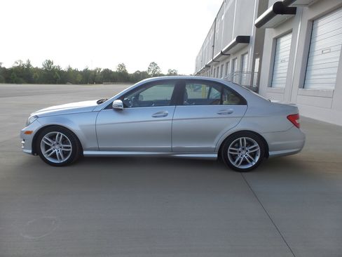 Used 2013 Mercedes-Benz C 250 Sport image 77