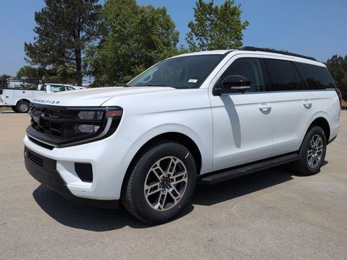 New 2026 Ford Expedition Active RWD image 7