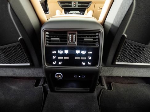 Certified 2026 Porsche Cayenne E-Hybrid Coupe AWD/4WD image 21