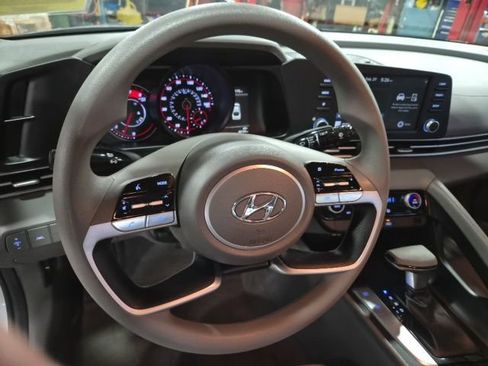 Used 2023 Hyundai Elantra SEL w/ Cargo Package image 17