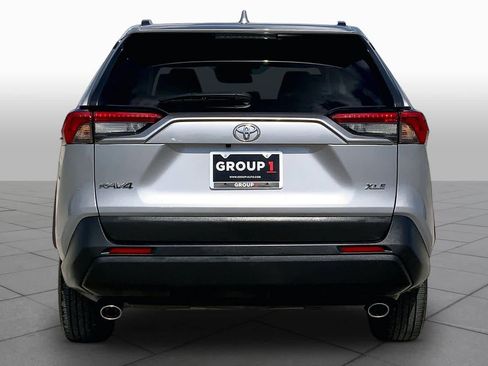 Used 2024 Toyota RAV4 XLE FWD image 5