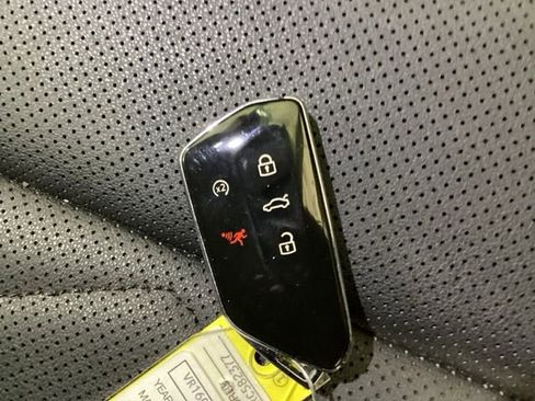 Used 2024 Volkswagen Atlas SE AWD/4WD image 27
