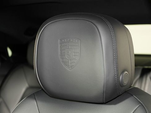New 2026 Porsche Cayenne Coupe AWD/4WD image 18